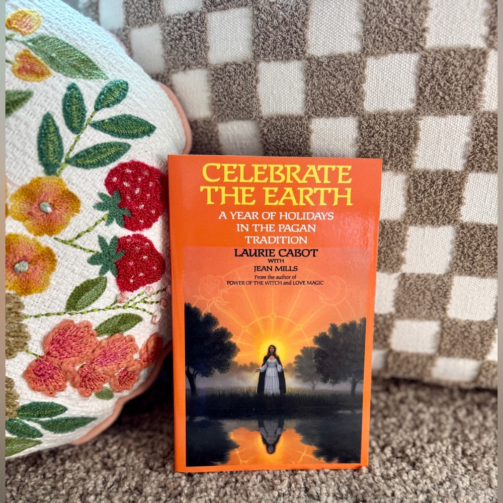 Celebrate the Earth: A Year of Holidays in the Pagan Tradition Book
